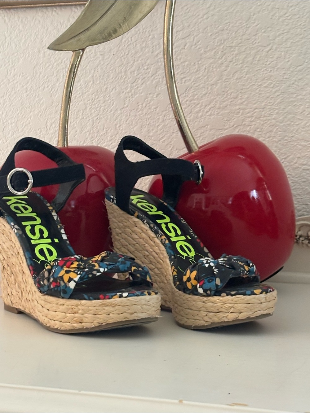 Kensie Black Floral Espadrille Wedge Sandals